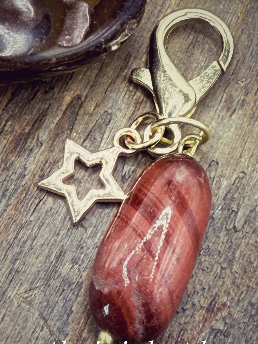 Alquimia Gold Clip Charm with Red-Brown Agate and Star